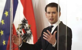 Rakúsky kancelár Kurz oznámil rezignáciu.