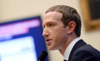 Zuckerberg odmietol tvrdenia whistleblowerky o Facebooku.