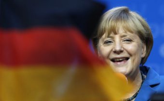 Demokracia tu nie je, vyhlásila Merkelová. Podľa kancelárky na nej musia Nemci naďalej pracovať