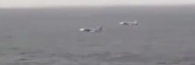 Dva ruské bombardéry Su-24 z extrémne nízkej výšky nacvičovali útoky na lode NATO