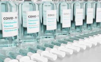 FDA odmítá zveřejnit data Pfizeru o očkování proti Covidu až do roku 2076