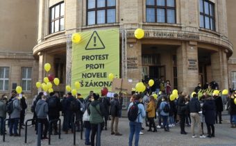 Vysokoškolský zákonŠtudenti protestujú, Gröhling ho nestiahne. Čo hovoria na reformu odborníci?