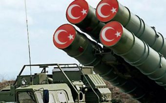 Turecko chce pokračovať v nákupe ruských zbraní