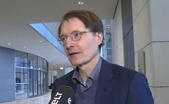 Německý ministr zdravotnictví vyzývá k okamžité nucené vakcinaci celé populace
