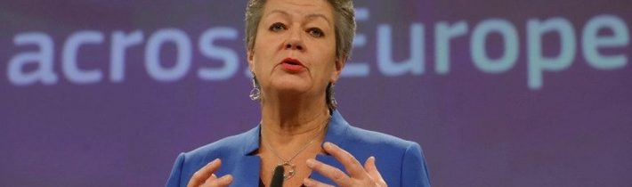Slovensko se v Bruselu zavázalo, že se bude podílet na přerozdělení 40 000 migrantů z Afghánistánu, kteří ze země prchají do Evropy po stažení amerických vojsk! Z celkem 27 zemí EU se k závazku připojilo jen 15 států a Česko mezi nimi není! Zatím! Evropská komisařka neodhalila počty migrantů pro jednotlivé země, to prý bude ještě předmětem jednání o kompenzačních rámcích, kolik peněz za migranty jednotlivé státy dostanou! Ano, jedná se o kšeft pro spřízněné slovenské neziskovky napojené na současnou vládu a prezidentku! Peníze na integraci migrantů totiž budou čerpat nevládní organizace!