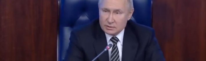 VIDEO: Už toho mám dost! Již nemáme kam ustupovat! Pokud USA nepřestanou s nasunováním zbraní na Ukrajinu, odpovíme vojenskými prostředky, i když do poslední chvíle prosazujeme diplomacii! Vladimir Putin v emotivním projevu k velitelům a náčelníkům generálního štábu sdružených ozbrojených sil Ruské federace obvinil USA z bezpečnostní eskalace v Evropě a z plánu na rozmístění raketových prostředků na Ukrajině a v zemích skupiny V4, včetně hypersonických zbraní! Projev ke generálům je považován za poslední varování Západu!