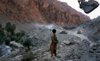 Čína rokuje s Talibanom o prístupe k ložiskám medi a lítia