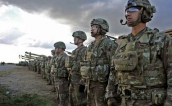 USA analyzujú možnosti vyslania vojakov do Európy