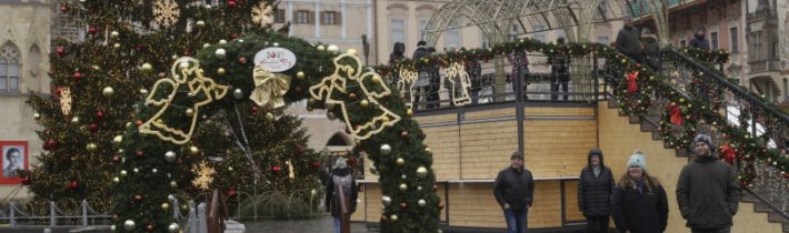 Rebelie českých měst proti zkorumpované vládě. Z vánočních trhů jsou farmářské nebo zimní jarmark