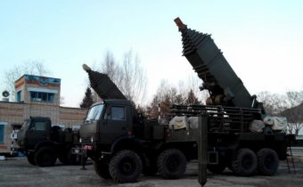 Ruské systémy elektronického boja uskutočnili rozsiahly útok na americké vojenské satelity