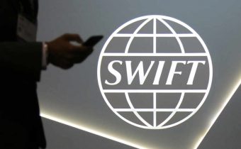 Rusko nezlomí ani prípadné odpojenie od systému SWIFT