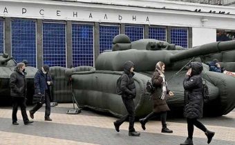 Kyjev je na ruskú „inváziu“ pripravený, už má aj nafukovacie tanky!
