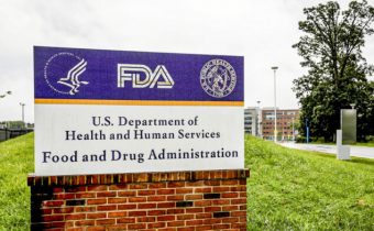 FDA bude muset dle rozhodnutí soudu zveřejnit všechny dokumenty ke schválení vakcíny Pfizeru během 8 měsíců místo navrhovaných 75 let