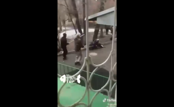 Brutalita „mierumilovných protestujúcich“ v Kazachstane
