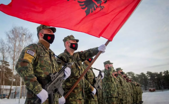 Zoskupenie NATO pri hraniciach s Ruskom vedú Albánci