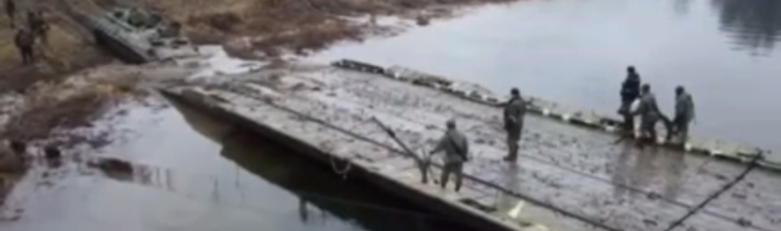 Jednotky Ľudovej milícii LĽR prechádzajú cez rieku Severský Donec