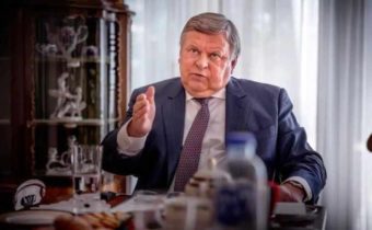 „Prepáčte za výraz, no serieme na západné sankcie“ – ruský veľvyslanec vo Švédsku
