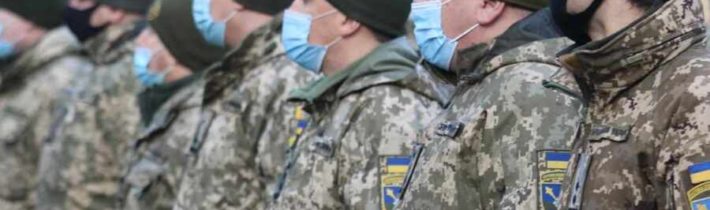 Na Ukrajine začali prizývať záložníkov