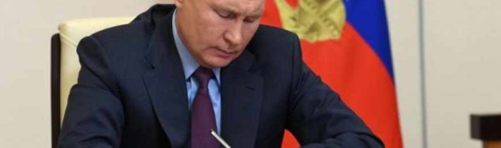 Putin podpísal dekrét o uznaní DĽR a LĽR