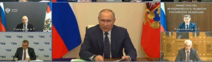 VIDEO: Charitu neděláme! Ruský prezident Vladimir Putin podepsal dekret, který nařizuje odběratelům z nepřátelských západních zemí, aby od 1. dubna platili za ruský plyn pouze z rublových účtů otevřených u ruských bank! Na měnových trzích je doslova pozdvižení, ruský rubl je zpátky na kurzech jako před invazí na Ukrajinu a investoři horečně otevírají bankovní účty v Turecku, v Číně a v dalších zemích, aby mohli nakoupit od ruských bank nové petrorubly! A co české a slovenské domácnosti? Zůstanou po vyčerpání plynových rezerv kvůli svým rusofobním vládám úplně bez plynu?