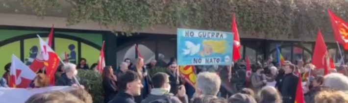 Taliani demonštrovali proti posielaniu zbraní kyjevskému režimu