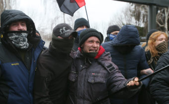 Peskov: Ukrajinu treba zbaviť neonacistov