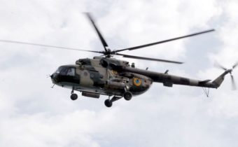 Ukrajinský vrtuľník nedokázal evakuovať veliteľov „Azova“ z Mariupoľu