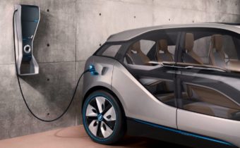 Šéf Stellantisu odhalil další smutnou pravdu o elektrických autech, dost jich vůbec nepůjde vyrobit |