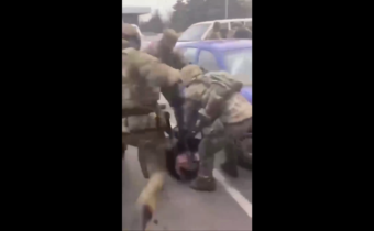 Ukrajinská armáda pácha násilie na vlastnom národe