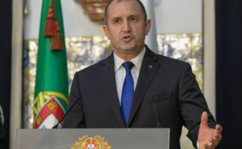 Bulharský prezident vyhlásil, že je proti vojenskej pomoci Ukrajine