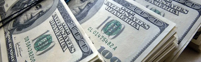 Americké médiá obvinili vedenie USA z podkopávania vlastnej meny