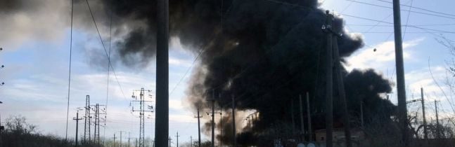 Na Ukrajine bolo raketovými útokmi naraz zasiahnutých päť železničných staníc