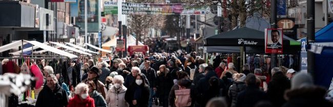 Tretina Nemcov verí, že žije vo „fiktívnej demokracii“