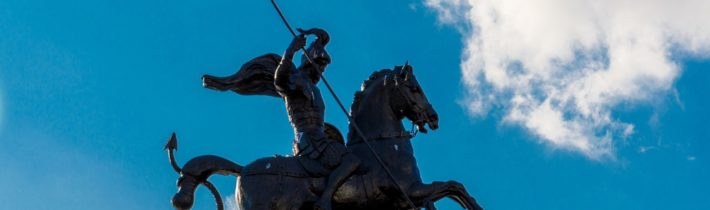 Petr Bahník: Svatojiřská tradice: Nejde jen o jaro. Patron vojáků a rytířů bojuje s draky dodnes. Karel IV. získal zásadní relikvii. Mučedníci v Oděse upáleni pod jeho znakem. Proč se Aliance zla skrytá za kyjevskou juntou sv. Jiří tolik bojí?