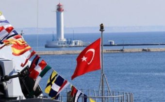 Ukrajina nepúšťa turecké lode, používa ich „ako ľudský štít“