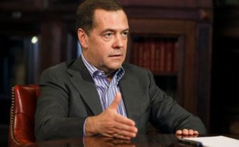 Medvedev predpovedal v EÚ potravinové karty