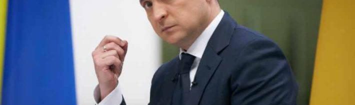 „Príprava na odovzdanie častí štátu“ – ukrajinský exposlanec odhalil Zelenského ciele