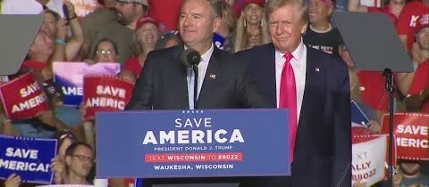 Donald Trump: Cesta Pelosiové na Tchaj-wan byla šílenost