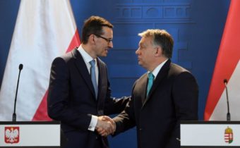 Premiéri Poľska a Maďarska sa pohádali kvôli Rusku