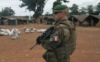Rozviedka Stredoafrickej republiky odhalila tajné vyzbrojovanie militantov francúzskym veľvyslanectvom