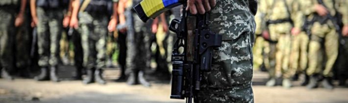 Ukrajinskí vojaci sa sťažujú, že sa k nič zo západnej vojenskej pomoci nim nedostane