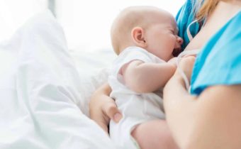 To je konec – nejtěžší zločin! Vědci nalezli mRNA z covidových vakcín v mateřském mléce: „Fatální katastrofa pro děti“