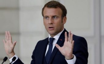 Macron vraj nerozumie Putinovým krokom na Ukrajine