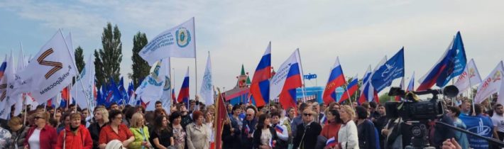 Zahraniční pozorovatelia žiadne porušenia počas referenda o pripojení regiónov k Ruskej federácii nezaznamenali