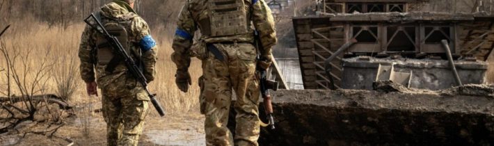 Zahraniční žoldnieri odoberajú západné zbrane ukrajinským vojakom