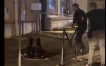 Francie: Muslim s Koránem v ruce útočil nožem – 6 zraněných, útočníka postřelila policie (video) – Necenzurovaná pravda