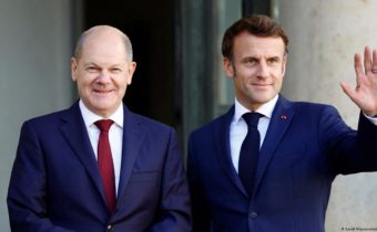 Scholz a Macron hrozia Bidenovi obchodnou vojnou
