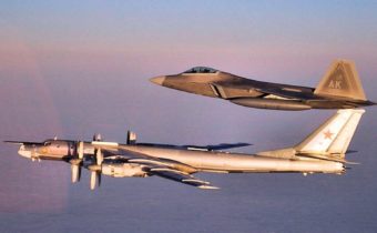 Dvanásťhodinová misia ruských strategických bombardérov vystrašila USA (VIDEÁ)