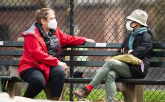 Ethan Huff: Vedecké experimenty ukazujú, že je skoro nemožné preniesť respiračné vírusy z človeka na človeka