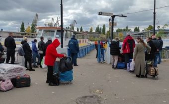 Chersonské úrady vyzvali obyvateľov, aby okamžite opustili mesto